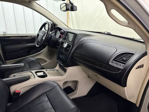 Used 2012 Chrysler Town & Country Touring-L w/ Premium Group FWD image 30