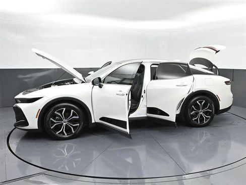 Certified 2023 Toyota Crown AWD/4WD image 46