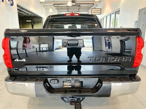 Used 2021 Toyota Tundra SR5 w/ SR5 Leather Package AWD/4WD image 6