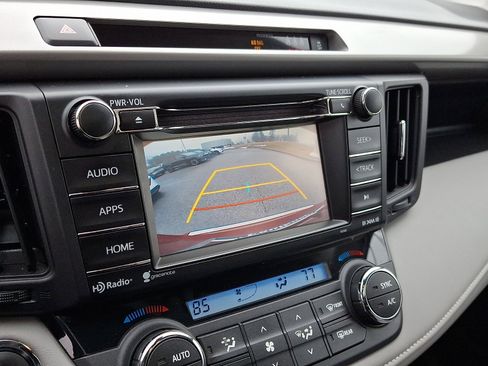 Used 2018 Toyota RAV4 XLE image 18