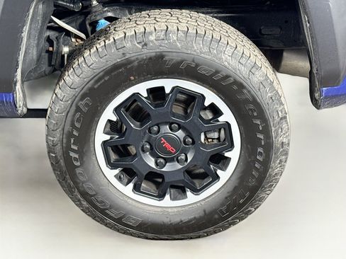 Certified 2024 Toyota Tacoma TRD Off-Road image 9