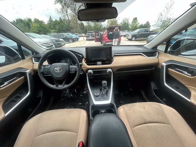 Used 2021 Toyota RAV4 XLE AWD/4WD image 15