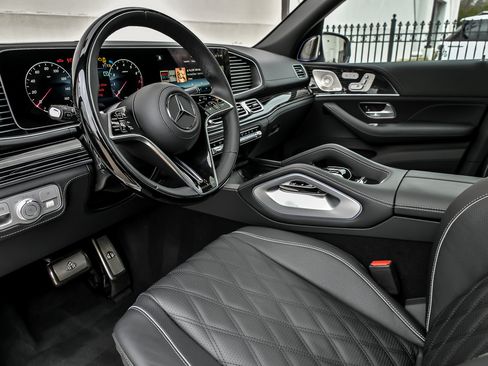 Used 2026 Mercedes-Benz Maybach GLS 600 4MATIC image 28