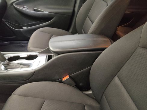 Used 2018 Chevrolet Malibu LT w/ LPO, Convenience Package 2 image 17