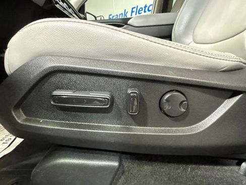 Used 2023 Honda Pilot EX-L image 4