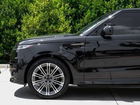 New 2026 Land Rover Range Rover Sport Dynamic SE AWD/4WD image 17