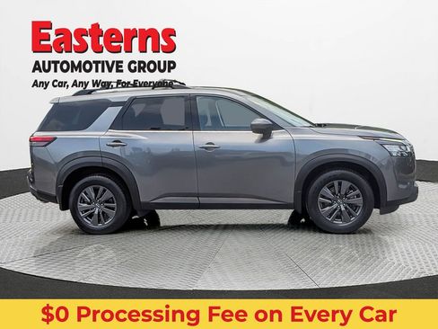 Used 2022 Nissan Pathfinder SV AWD/4WD image 7