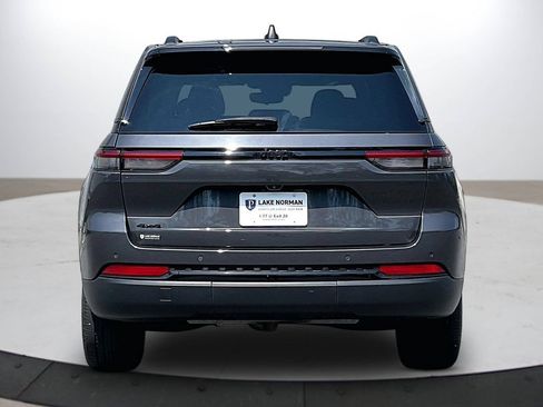 Certified 2023 Jeep Grand Cherokee Altitude AWD/4WD image 8