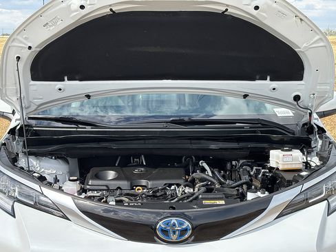 Certified 2023 Toyota Sienna Limited FWD image 21