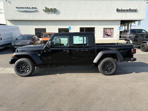 New 2026 Jeep Gladiator Sport image 4