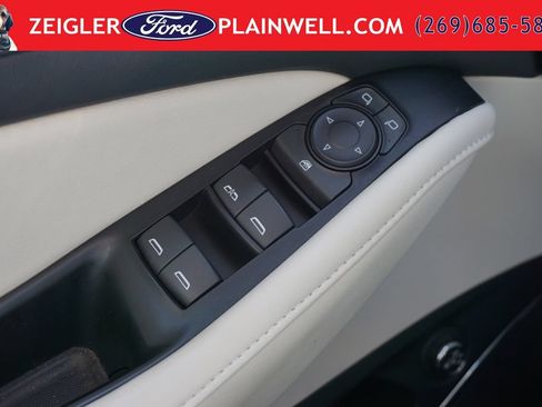 Used 2023 Buick Enclave Essence w/ Experience Buick Package AWD/4WD image 30