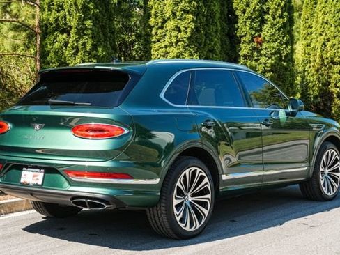 Used 2022 Bentley Bentayga AWD/4WD image 16