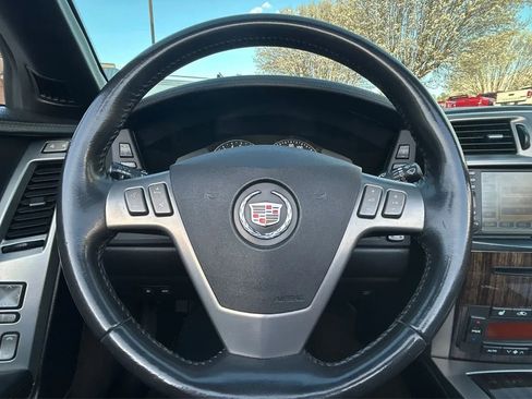 Used 2006 Cadillac XLR V RWD image 23