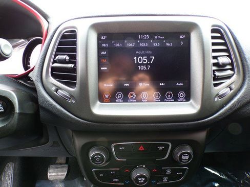 Used 2020 Jeep Compass Trailhawk AWD/4WD image 11