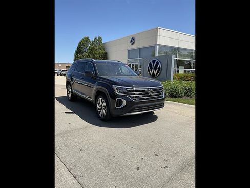 New 2026 Volkswagen Atlas SEL AWD/4WD image 1