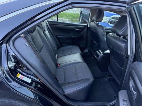 Used 2016 Toyota Camry SE w/ Moonroof Package FWD image 22