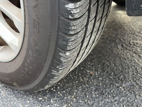 Used 2014 Kia Sorento LX image 16