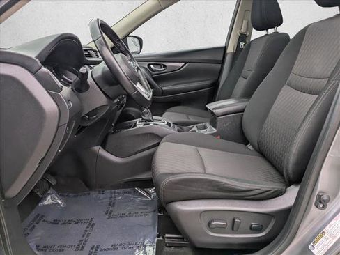 Used 2019 Nissan Rogue SV w/ Sun & Sound Touring Package AWD/4WD image 16