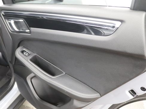 Used 2016 Porsche Macan S AWD/4WD image 19