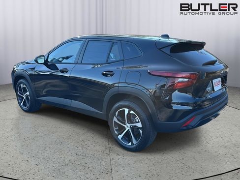 New 2026 Chevrolet Trax RS w/ Sunroof Package image 3