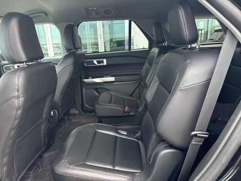 Used 2023 Ford Explorer XLT w/ Equipment Group 202A AWD/4WD image 31