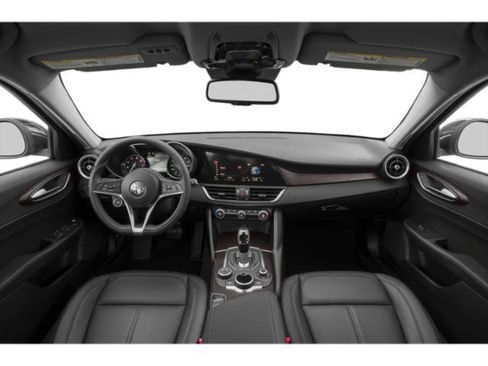 Used 2019 Alfa Romeo Giulia w/ Nero Edizione image 5