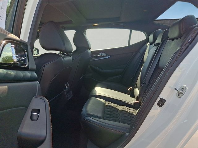 Used 2023 Nissan Maxima SR w/ Sport Mat Group FWD image 11
