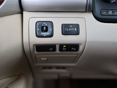 Used 2013 Lexus LS 460 AWD w/ Comfort Pkg image 36