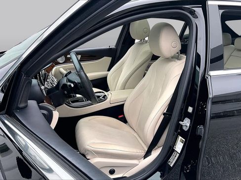 Used 2018 Mercedes-Benz E 400 4MATIC Sedan image 8