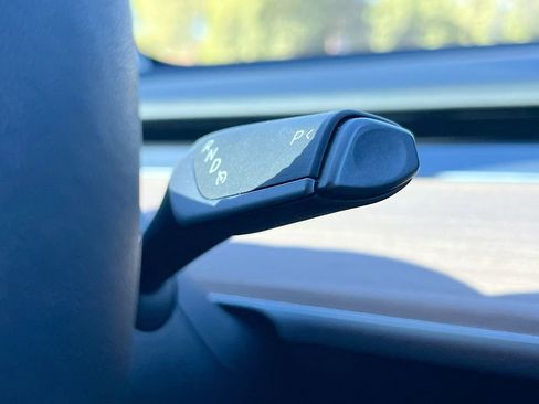 Used 2025 Tesla Model Y Long Range RWD image 15