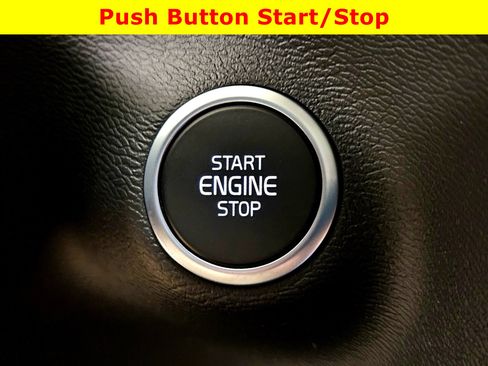 Used 2023 Volvo XC40 B5 Ultimate image 28