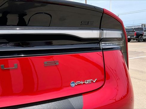 New 2026 Toyota Prius Plug-In Hybrid FWD image 15
