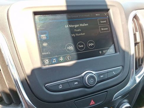 Used 2019 Chevrolet Equinox LT FWD image 16