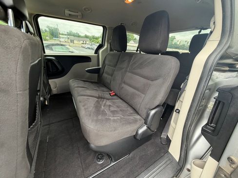 Used 2017 Dodge Grand Caravan SE w/ Power Window Group FWD image 12