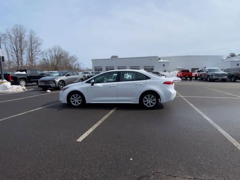 Certified 2023 Toyota Corolla LE image 5