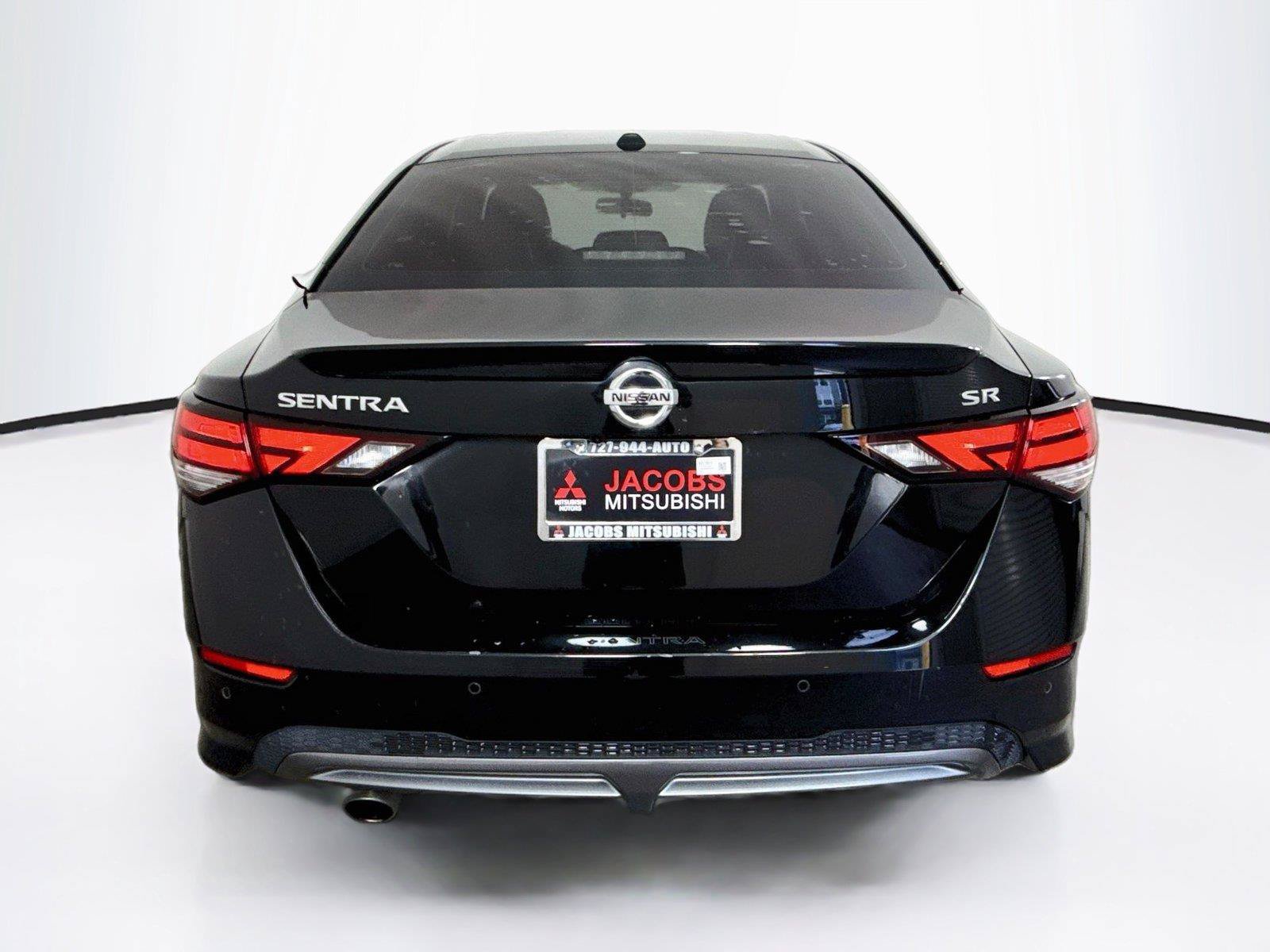 Used 2022 Nissan Sentra SR w/ SR Premium Package FWD image 5