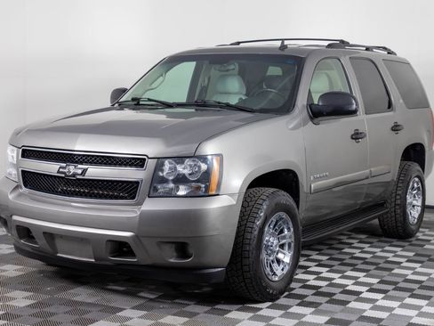 Used 2007 Chevrolet Tahoe LS image 2
