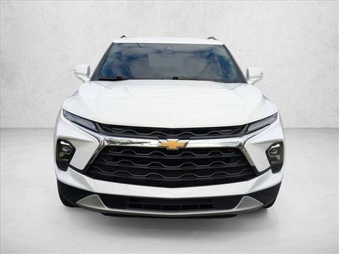Used 2024 Chevrolet Blazer LT image 2