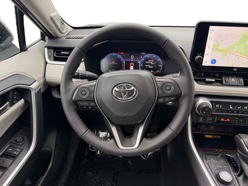 Used 2025 Toyota RAV4 Limited image 12