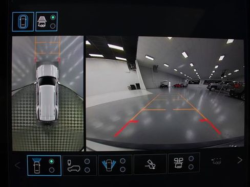 Used 2026 GMC Yukon Denali w/ Denali Reserve Package image 4