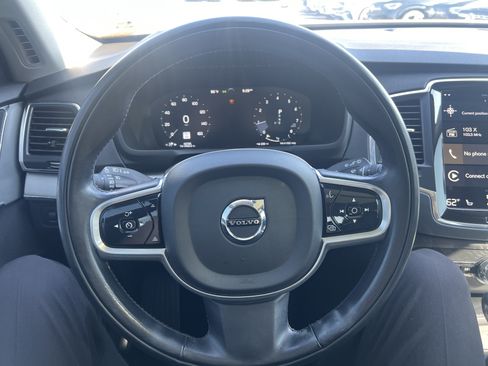 Used 2022 Volvo XC90 T5 Momentum w/ Climate Package FWD image 18