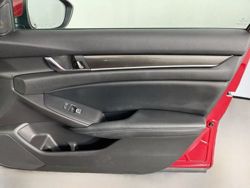 Used 2018 Honda Accord Sport image 33