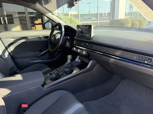 Used 2025 Honda Civic Sport image 19