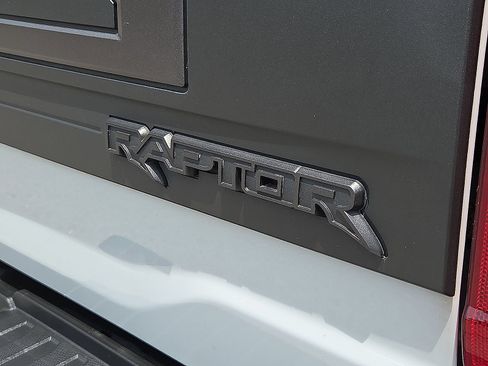 Used 2023 Ford F150 Raptor AWD/4WD image 8