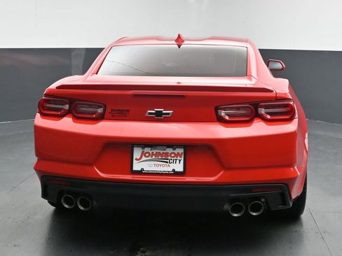 Used 2020 Chevrolet Camaro LT image 8