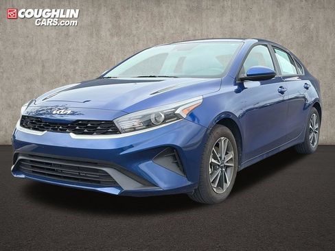 Used 2024 Kia Forte LXS FWD image 3