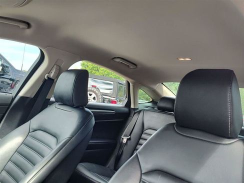Used 2020 Ford Fusion SEL FWD image 9