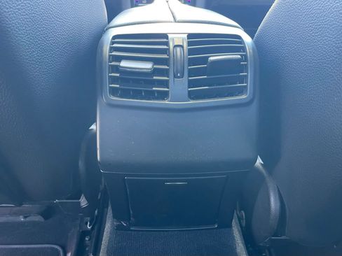 Used 2014 Mercedes-Benz E 350 Sedan image 24