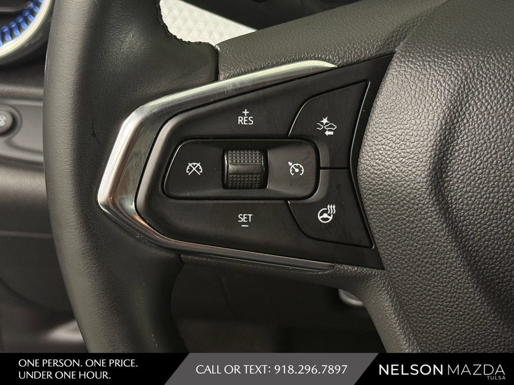 Used 2024 Chevrolet Trax LT w/ LT Convenience Package FWD image 24