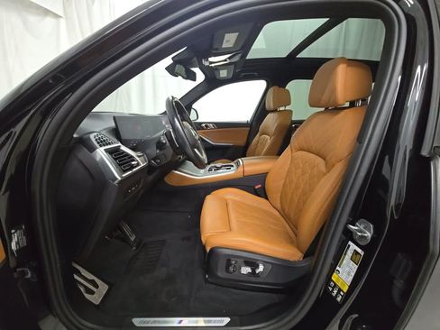 Used 2024 BMW X5 xDrive40i w/ M Sport Package AWD/4WD image 8